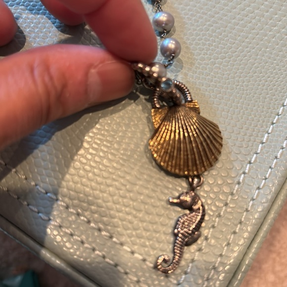 Sterling silver seashells and seahorse necklace - Picture 3 of 6